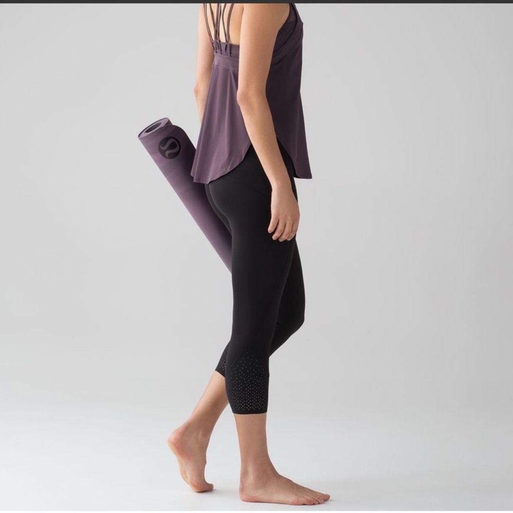 Lululemon Anew Crop 21” Women's Black Yoga Leggings size 4 Luxtreme